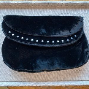 VTG VELVET CLUTCH black velvet , what a little DARLING PIECE 🥰